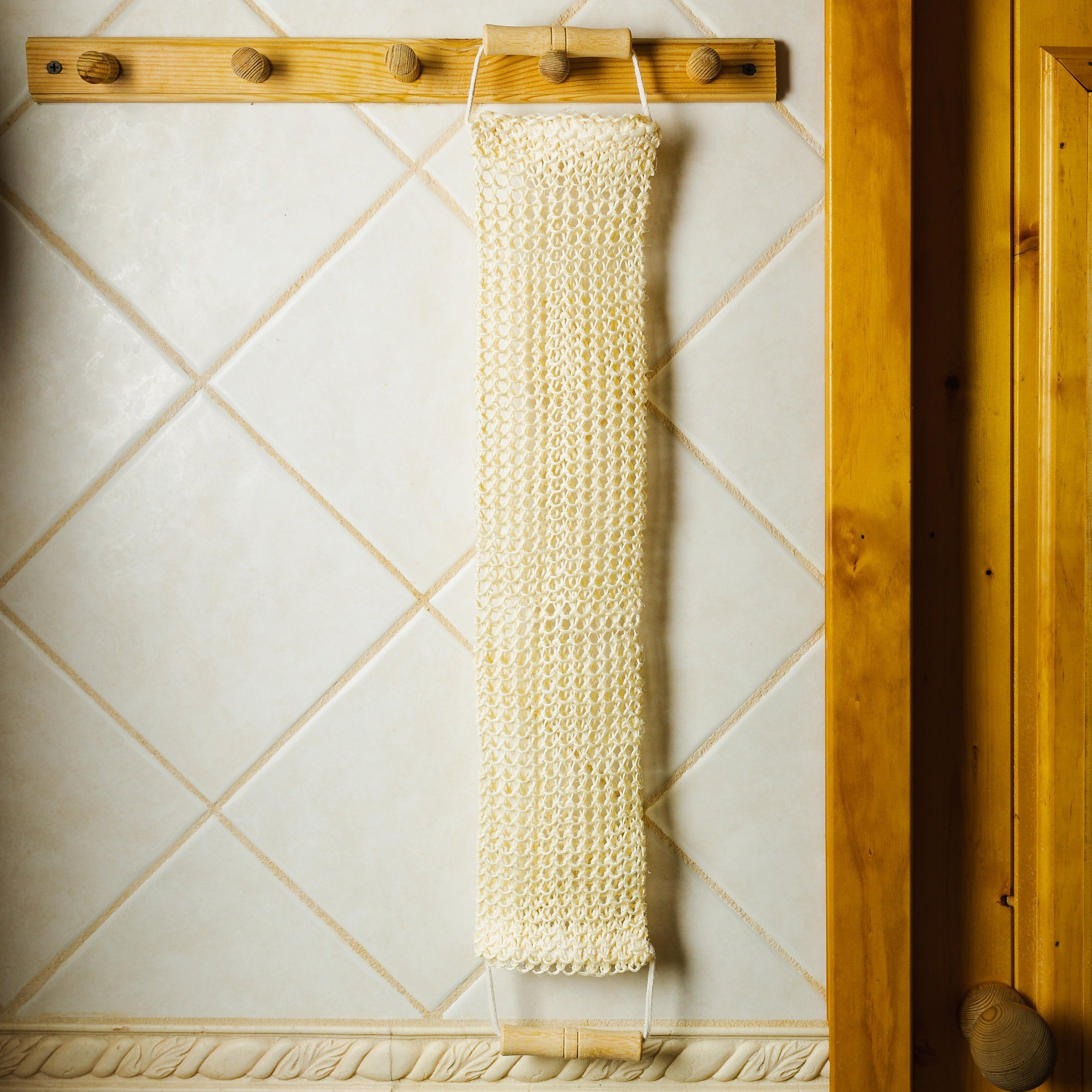 Sisal Back Scrubber with Bamboo Handles